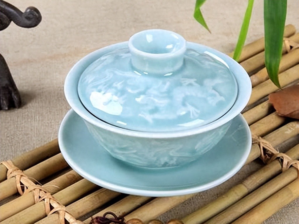 一碗盖碗茶，泡满成都千年烟火